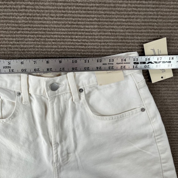 Universal Thread Womens High Rise Long Shorts White Denim Relaxed Fit Size 8 NWT - Picture 4 of 14